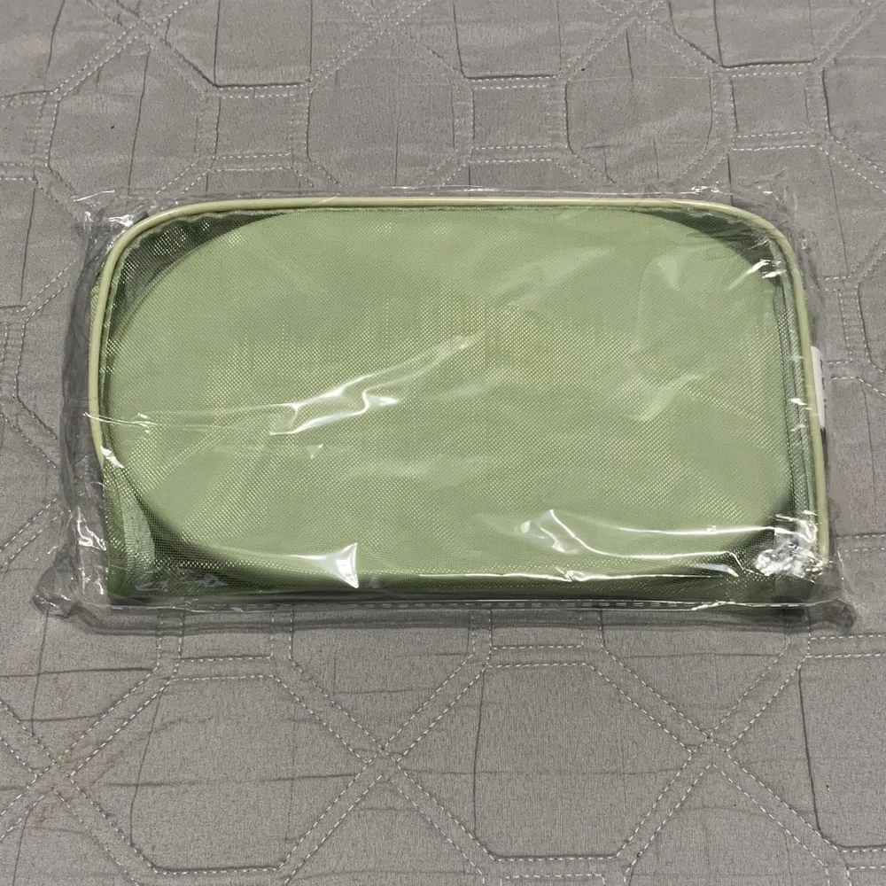 BALA SLIDERS in Light Green with Travel Pouch - Picture 3 of 4